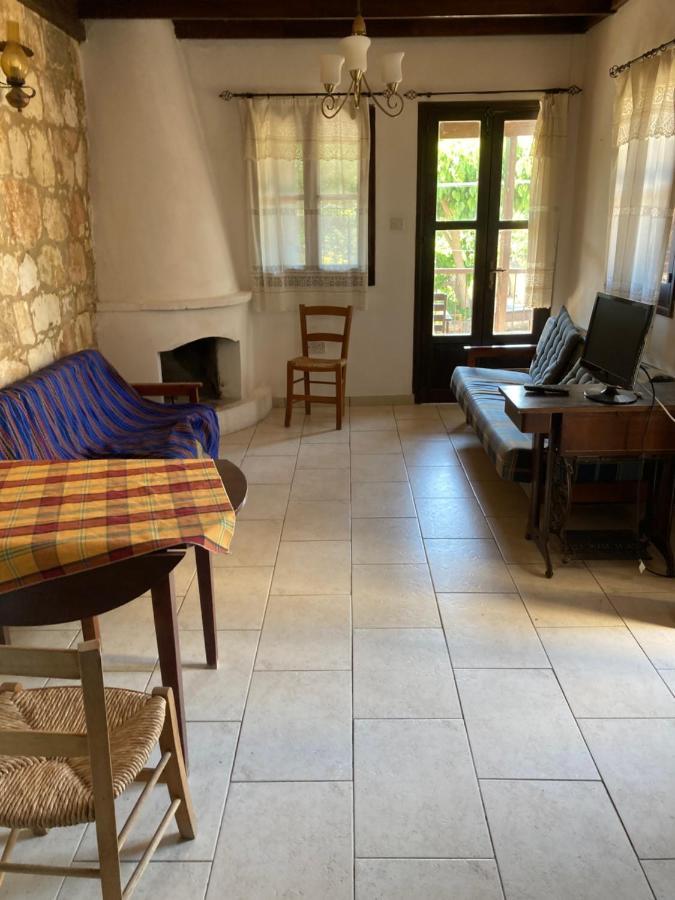 Loxandra Inn كاتيكاس المظهر الخارجي الصورة