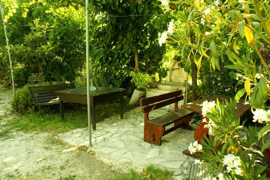 Loxandra Inn كاتيكاس المظهر الخارجي الصورة