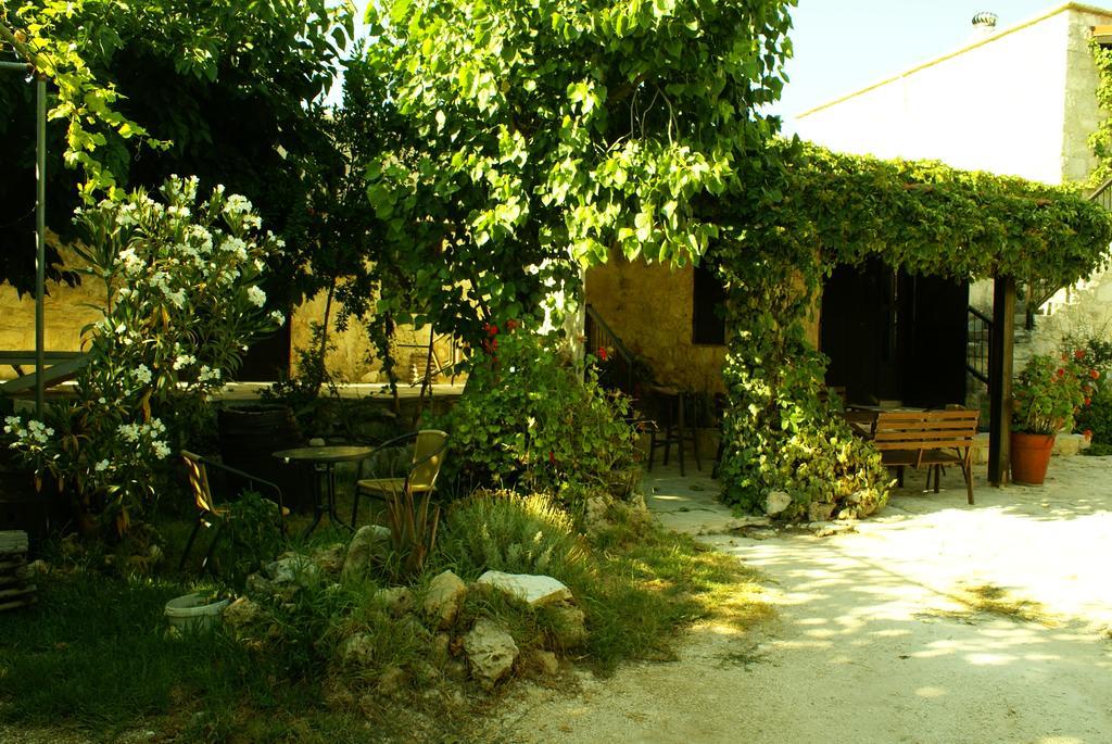 Loxandra Inn كاتيكاس المظهر الخارجي الصورة